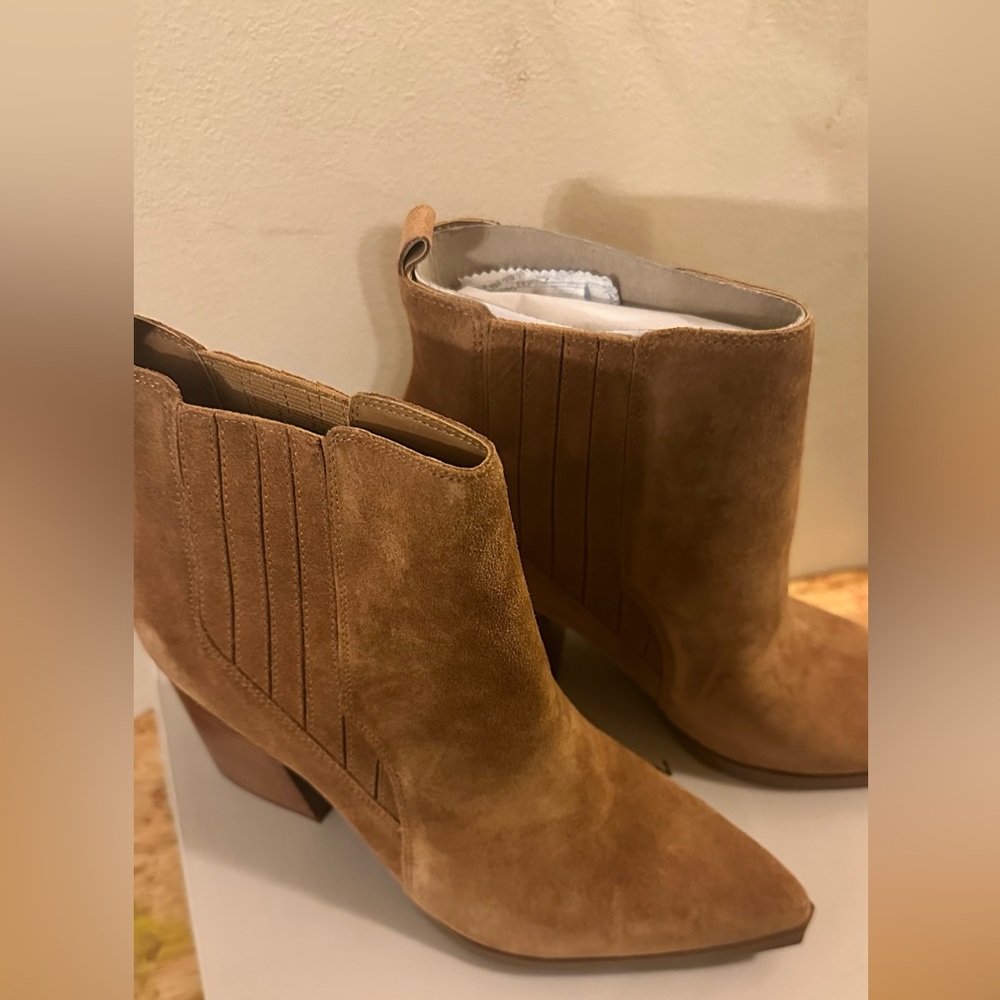 New Marc Fisher Women’s Ankle Boots sz 9.5 Madden Suede bootie dark browm